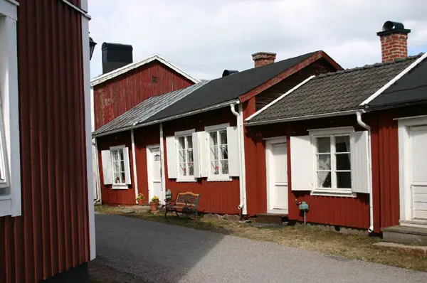 Norrbotten 5 Häuserreihe im UNESCO-Weltkulturerbe Gammelstads Kyrkstad