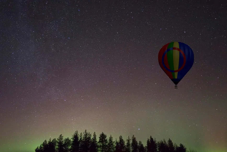 Im Heißluftballon zu den Polarlichtern