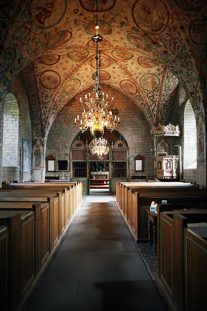 Husaby Kyrka – Die Kirche von Husaby 3 Husaby kykra inventar