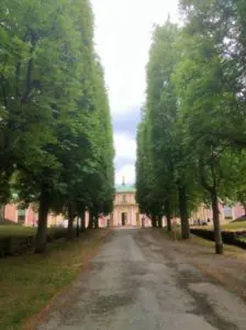Die Allee vor dem Chinesischen Pavillon