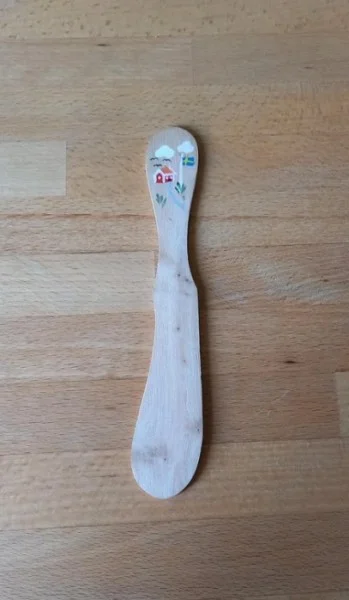 s 800 600 Buttermesser Haus und Flagge1