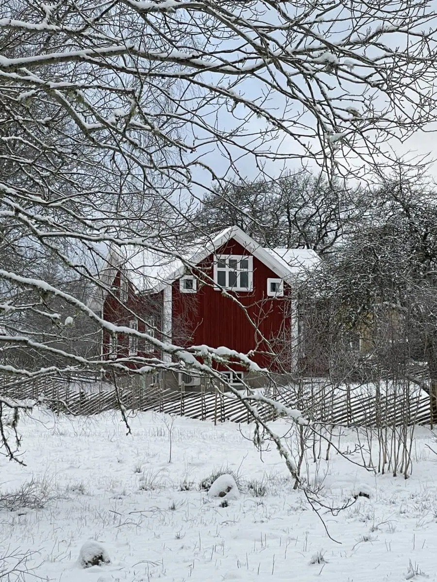 Schwedenhaus im Winterschlaf: 6 Tipps, mit denen du dein Ferienhaus in Schweden winterfest machst